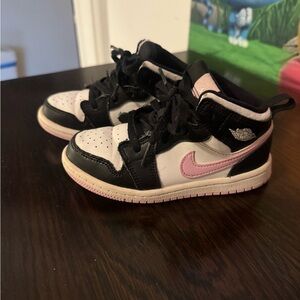 Air Jordan 1 Mid TD- White Light Arctic Pink 9c